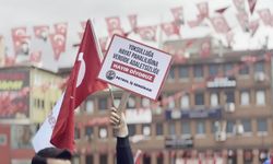 Kırıkkale’deki 1 Mayıs Emek ve Dayanışma Günü kutlamalarında "barış güvercini" uçuruldu