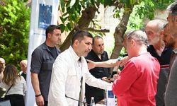 Kuşadası Belediye Başkanı Günel, çarşı esnafı ile bir araya geldi 