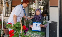 Kuşadası Belediyesi'nden annelere ziyaret