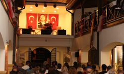 Marmaris Belediyesi'nce düzenlenen Gençlik Festivali, sergi açılışı ve konserle başladı