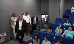 Mersin Büyükşehir Belediye Başkanı Seçer, minik öğrencilerin sorularını yanıtladı