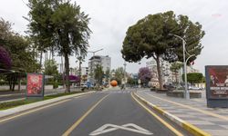 Mersin Büyükşehir Belediyesi yol bakım çalışmalarına devam ediyor