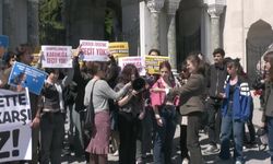 Öğrenciler Beyazıt'ta açıklama yaptı:  "6 yaşında bir çocuğun evlendirilmesini savunmak mı ifade özgürlüğü, yoksa buna karşı çıkmak mı suç?"
