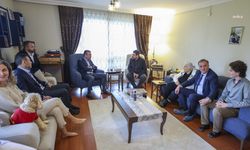 Özgür Özel, Buğra Gökce’nin ailesini ziyaret etti