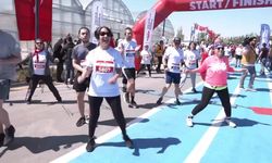 Özgür Özel ve Mansur Yavaş 19 Mayıs Ankara Yarı Maratonu'nun açılışını yaptı