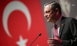 Özgür Özel'den saldırı açıklaması: "Ona bunu yaptıranlar 'Sokak çağrın, bu mitingler devam ederse, sokakta mücadele edersen seni uyarıyoruz' diyorlar"