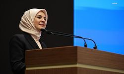 Özgür Özel'e fiziksel saldırı... Bakan Mahinur Özdemir Göktaş: "Demokrasimizde ve siyaset kurumunda şiddetin yeri yoktur"