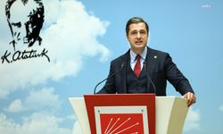 Özgür Özel’e fiziksel saldırı... CHP Sözcüsü Deniz Yücel: “Bedeli ne olursa olsun, bu güzel ülkeyi bu tarz alçakça saldırıları yapan, yeltenen, aklından geçiren mikroplardan, vandallardan, alçaklardan temizleyeceğiz”