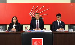 Özgür Özel'e fiziksel saldırı... PM üyesi Berna Özgül: "Bu nasıl bir düzen? Bu insanları kim koruyor?"