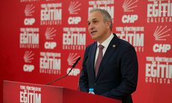 Özgür Özel'e fiziksel saldırı... Suat Özçağdaş: "CHP hiçbir tehdide, hiçbir saldırıya boyun eğmedi, bundan sonra da eğmeyecek"