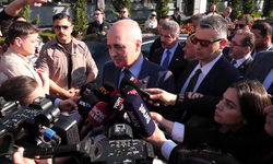 Özgür Özel'e saldırı... TBMM Başkanı Kurtulmuş: "Bu aslında sadece Sayın Özel'in şahsına değil; o yumruğu, tokadı kendimiz yemişiz gibi hissediyorum"