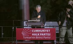 Özgür Özel'e yapılan saldırı sonrası yurttaşlar CHP Genel Merkezi'nde... Mansur Yavaş: CHP'nin her bir ferdi Genel Başkanının arkasındadır
