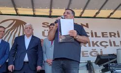 Reyhanlı’da soğanları döken çiftçiler eylem yaptı: Bizi terörist ilan ediyorsunuz, biz üreticiyiz