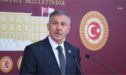 Selçuk Özdağ, siyasi yasaklara ilişkin hazırladığı kanun teklifini Meclis'e sundu