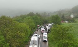 Sinop’ta öğrencileri taşıyan otobüs devrildi: 2’si ağır 18 yaralı