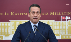 Sırrı Süreyya Önder hayatını kaybetti... Ali Mahir Başarır:  "Onu, vicdanın sesi oluşu, tebessüm ettiren mizahı, yüreklere dokunuşu ve barış için yorulmadan verdiği mücadeleyle hatırlayacağız"