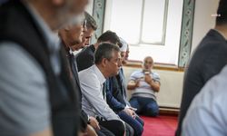 Soma maden faciasının 11'inci yılı... CHP Genel Başkanı Özel, madenciler için düzenlenen mevlit programına katıldı 