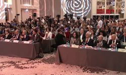 Sosyalist Enternasyonal Konsey Toplantısı... İmamoğlu'nun mektubu okundu: "Milyonlarla demokrasi ve adalet talebinde buluştuğum için siyasi tutukluyum" 