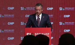 Sosyalist Enternasyonal Konsey Toplantısı... Özgür Özel: “Otoriterliğe karşı hayatta kalmayı değil, otoriterliği halkın desteğiyle yenmeyi ve iktidara gelmeyi hedefliyoruz”