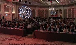 Sosyalist Enternasyonal Konsey Toplantısı... Selin Sayek Böke: "Otokrasiye karşı demokrasinin, şiddete karşı sosyal devletin olduğu daha adil, daha eşit, daha barışçıl bir düzen mümkün"