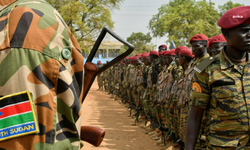 Sudan’da paramiliter RSF güçleri iç savaş sonrası işler durumda kalan tek havalimanına saldırı