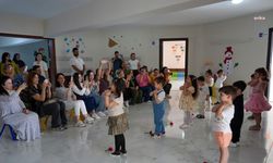 Tarsuslu minikler, Anneler Günü'nü kutladı 