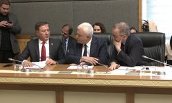 TBMM Dijital Mecralar Komisyonunda içtüzük tartışması... Murat Emir: "Ekrem İmamoğlu'nu susturdunuz, bizi de susturamazsınız. Eşkıya mısınız, içtüzüğe uymuyorsunuz"