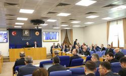 TBMM Plan ve Bütçe Komisyonu... CHP'li Ocaklı'dan TRT tepkisi: "Emeklinin, işçinin, yoksulun elektrik faturasından fonladığınız kurumu bu şekilde yağmalıyor musunuz?"