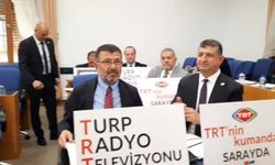 TRT'ye ilişkin düzenlemelerin de görüşüldüğü Plan ve Bütçe Komisyonu gergin başladı... CHP'li Ağbaba: "Bizim ödediğimiz vergilerle bize küfrediyorlar"