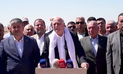 TZOB Başkanı Şemsi Bayraktar, kuraklığın etkilediği illeri ziyaret etti: "Bu afetlerde çiftçimiz devleti yanında görmek istiyor"