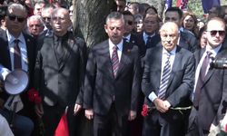 "Üç Fidan" anılıyor... CHP Genel Başkanı Özel: "Deniz Gezmiş'in durduğu yerde durmaya devam ediyoruz"