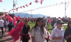 Vatandaşlar, CHP'nin İzmir'de "Millet İradesi'ne Sahip Çıkıyor" mitinginde konuştu: “Yokluğa, yoksulluğa, yasaklara, yozlaşmaya karşı direniyoruz"