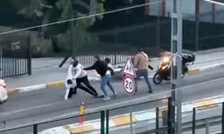 Pendik'te yol ortasında kavga çıktı!