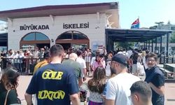 Adalar'da bayram yoğunluğu