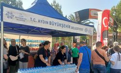 Aydın Büyükşehir Belediyesi’nden LGS’ye giren öğrencilere ve ailelerine su ikramı
