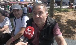Bayram yoğunluğunun yaşandığı Eminönü'nde ANKA'ya konuşan yurttaş: ”Üzgünüm; böyle dolaşıyoruz, cebimde 1 kuruş yok"
