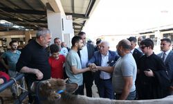  Bursa Büyükşehir Belediye Başkanı Bozbey'den kurban pazarına ziyaret 