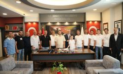 Edremit Belediye Başkanı Ertaş, vatandaşlarla bayramlaştı