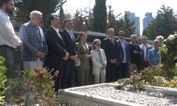 Erdal İnönü 99'uncu doğum gününde mezarı başında anıldı...Sevinç İnönü: Sevgi dolu bir insandı; memleketin böyle olduğunu görse çok üzülürdü 