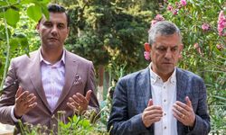 Ferdi Zeyrek hayatını kaybetti... Özgür Özel: “Aklımın ve kalbimin yarısını kaybettim.  İçimde nasıl söneceğini bilmediğim bir ateş var”