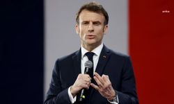Fransa Cumhurbaşkanı Macron, Pezeşkiyan ile görüştü: Pezeşkiyan’ı bir an önce müzakere masasına dönmeye davet ettim