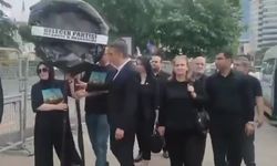 Gelecek Partisi, İsrail Başkonsolosluğu önüne siyah çelenk bıraktı 