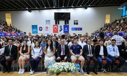  İBB yurtlarında yıl sonu mezuniyet şenliği... İBB Başkanvekili Aslan: Bir öğrencimizin bile hayatına dokunabildiysek işimizi doğru yapmışız demektir