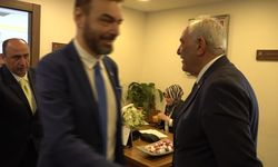 İYİ Parti'ye bayram ziyaretleri… İYİ Partili Durmuş: “Totaliter rejimlerin sonları yakın tarihte çokça görülmüştür”
