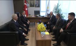 İYİ Parti'ye siyasi partilerden bayram ziyaretleri… İYİ Partili Cumali Durmuş: “Umarım siyaset ateşinin hızla düşürüldüğü, hukukun, adaletin tecelli ettiği yeni bir dönem olur”