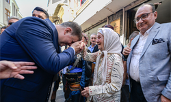 İzmir’de ihtiyaç sahipleri ve emekliler unutulmadı: Büyükşehir’den bayram öncesi 45 milyon liralık destek