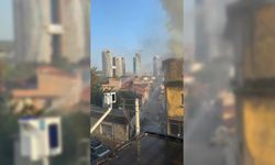 Konak’ta çıkan yangın mahalleye sıçradı: 4 binada maddi hasar oluşurken, 2 tır kül oldu