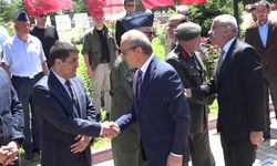 Malatya Valisi Yavuz'dan arife gününde şehitlik ziyareti
