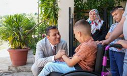 Manisa Büyükşehir Belediye Başkanı Zeyrek’ten küçük Ali’ye bayram sürprizi
