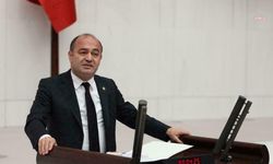 Özgür Karabat: "Bahane üretmekten başka bir şey yapmayan Mehmet Şimşek, tarihe ‘Cuntanın mali ayağı’ diye geçecektir"